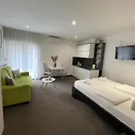 Apartment & Zaad Free Private Parking *