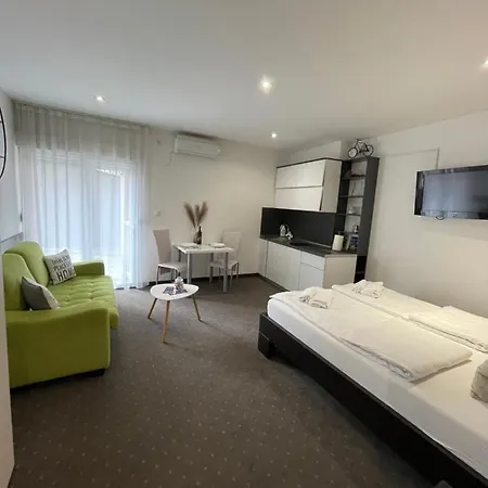 Apartment & Zaad *
