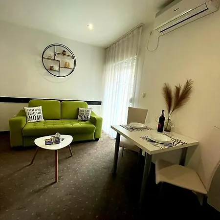 & Zaad Free Private Parking