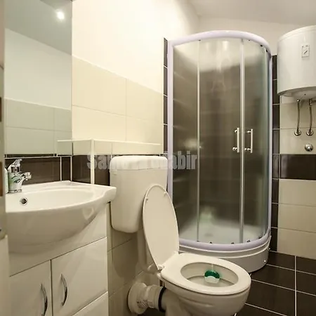 & Zaad Free Private Parking