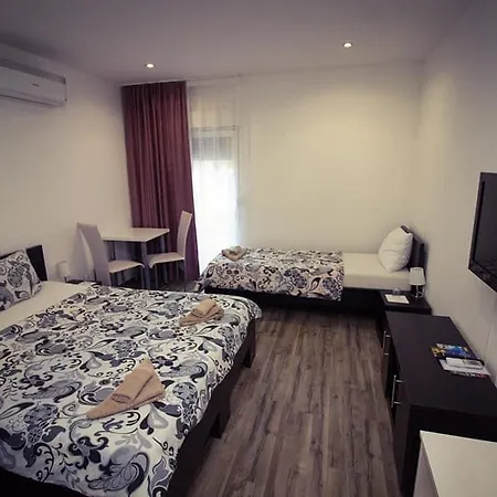 Apartment & Zaad *